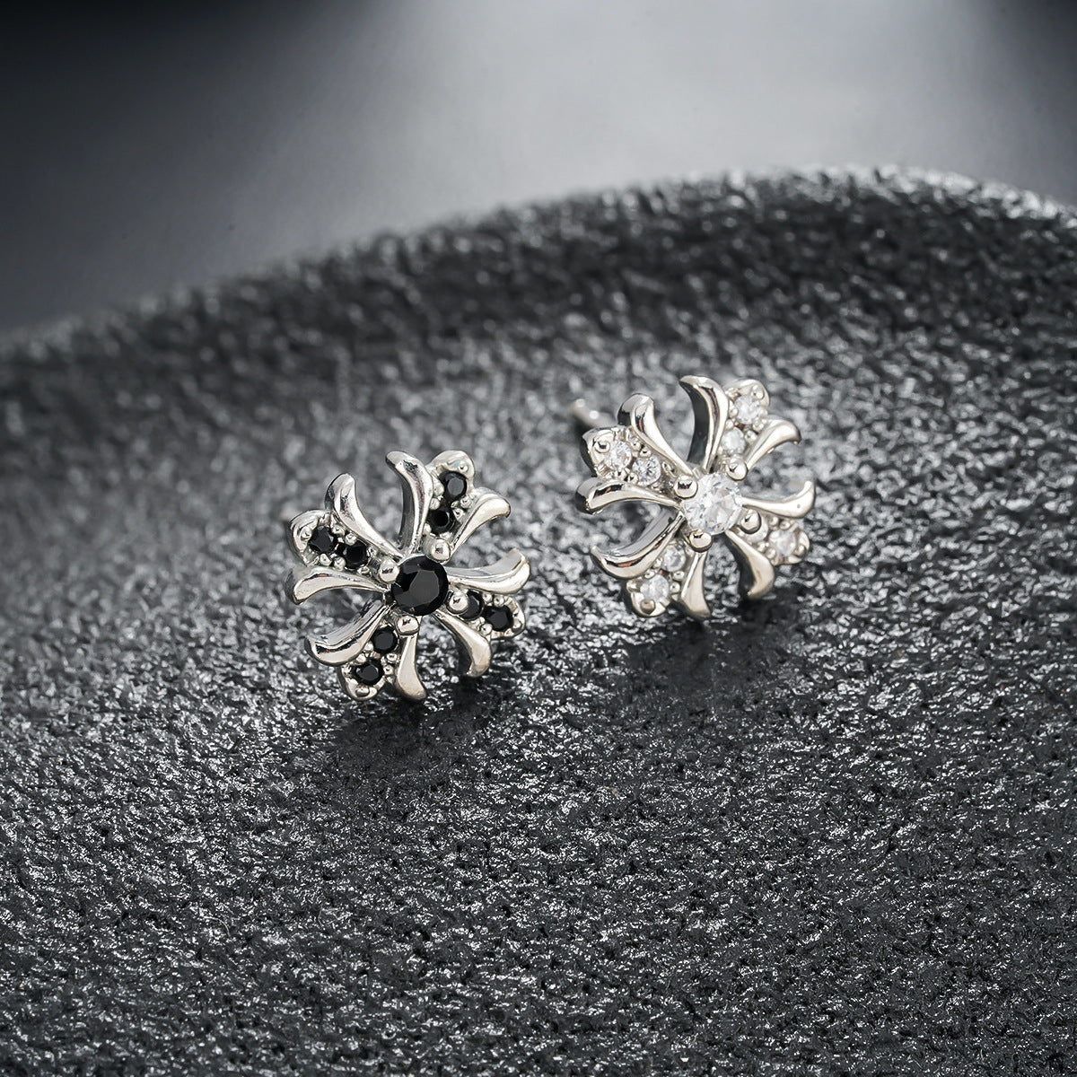 Women's & Men's Personality Design Zircon Light Luxury Sense Stud Earrings