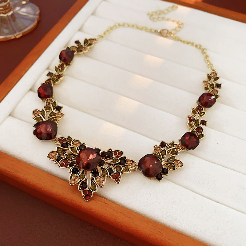 Square Stitching Palace Style Exquisite Clavicle Chain Middle Necklaces