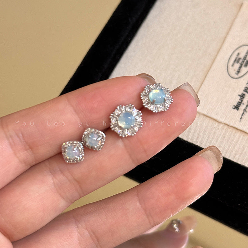 Women's Gentle Gold Crisis Blue Crystal Light Luxury Exquisite Cold Feeling Earrings