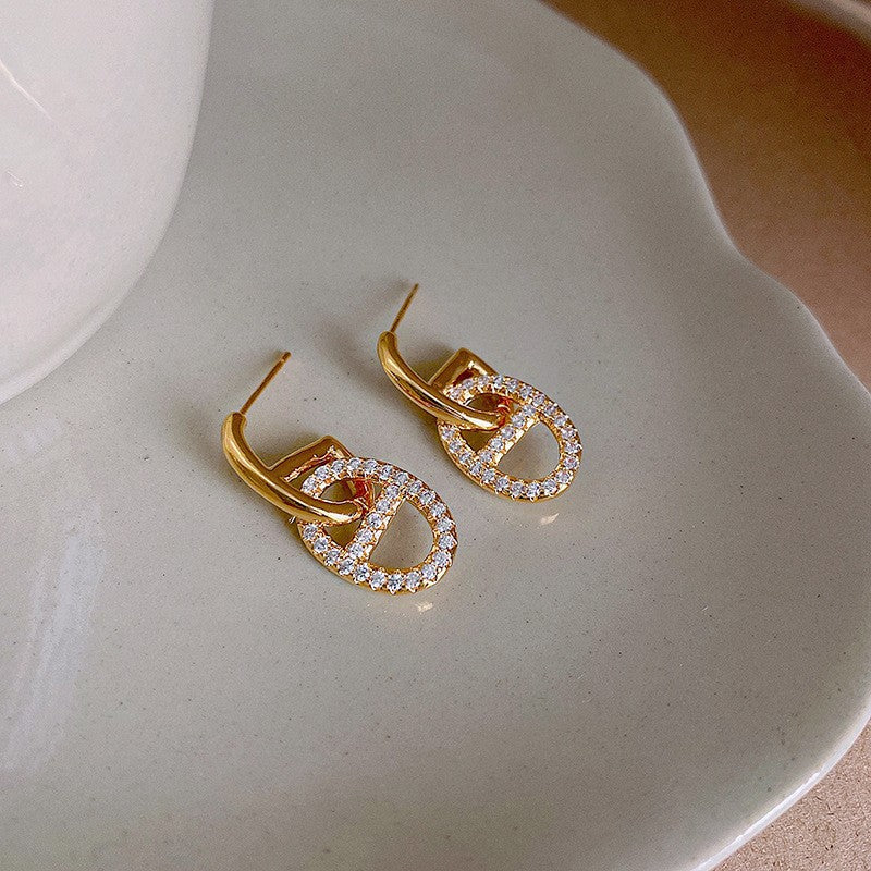 Retro Minority Design Sense Micro Inlaid Zircon English Earrings