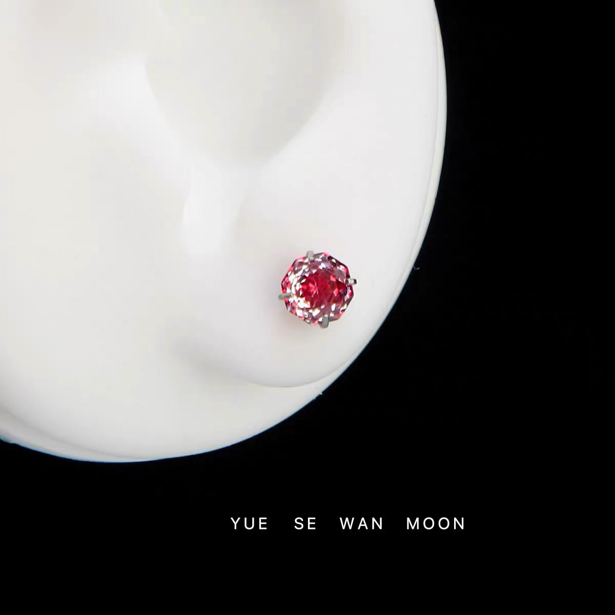 Zircon Flash Sandwich Cut Titanium Steel Ear Bone Exquisite Stud Earrings