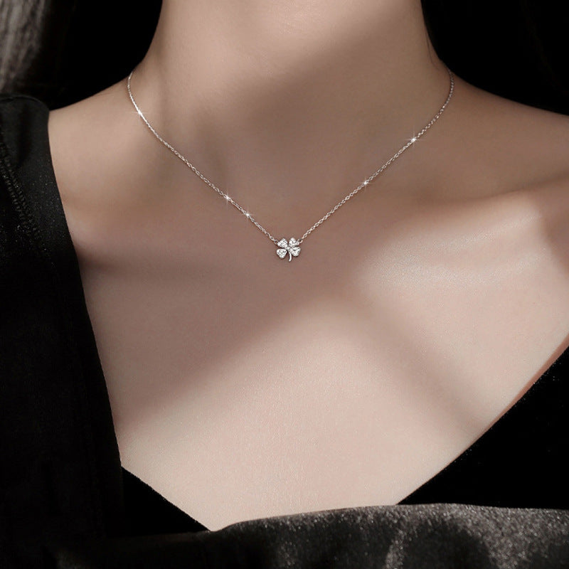 Cold Sier Clover Female Special Interest Necklaces