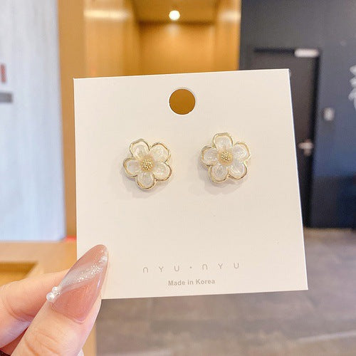 Light Luxury High-grade Female Fashion Retro Stud Earrings