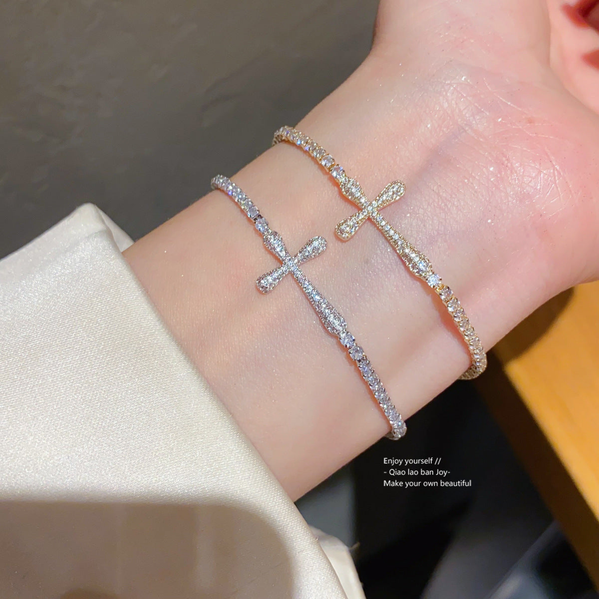 Real Gold Electroplated Zircon Cross Buckle Simple Fashion Light Luxury Bracelet