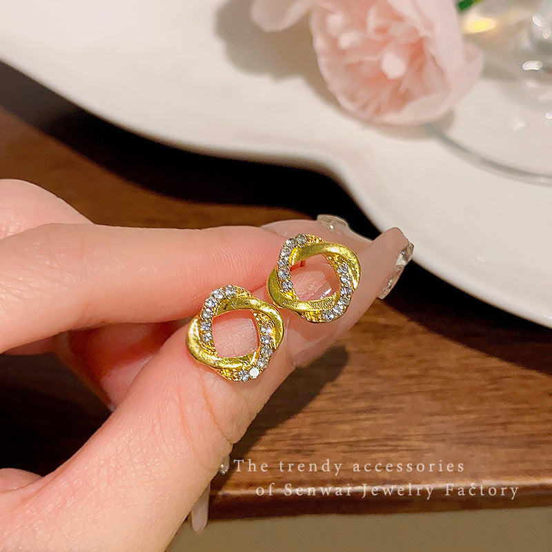 Pearl Female Style High Sense Niche Temperament Earrings