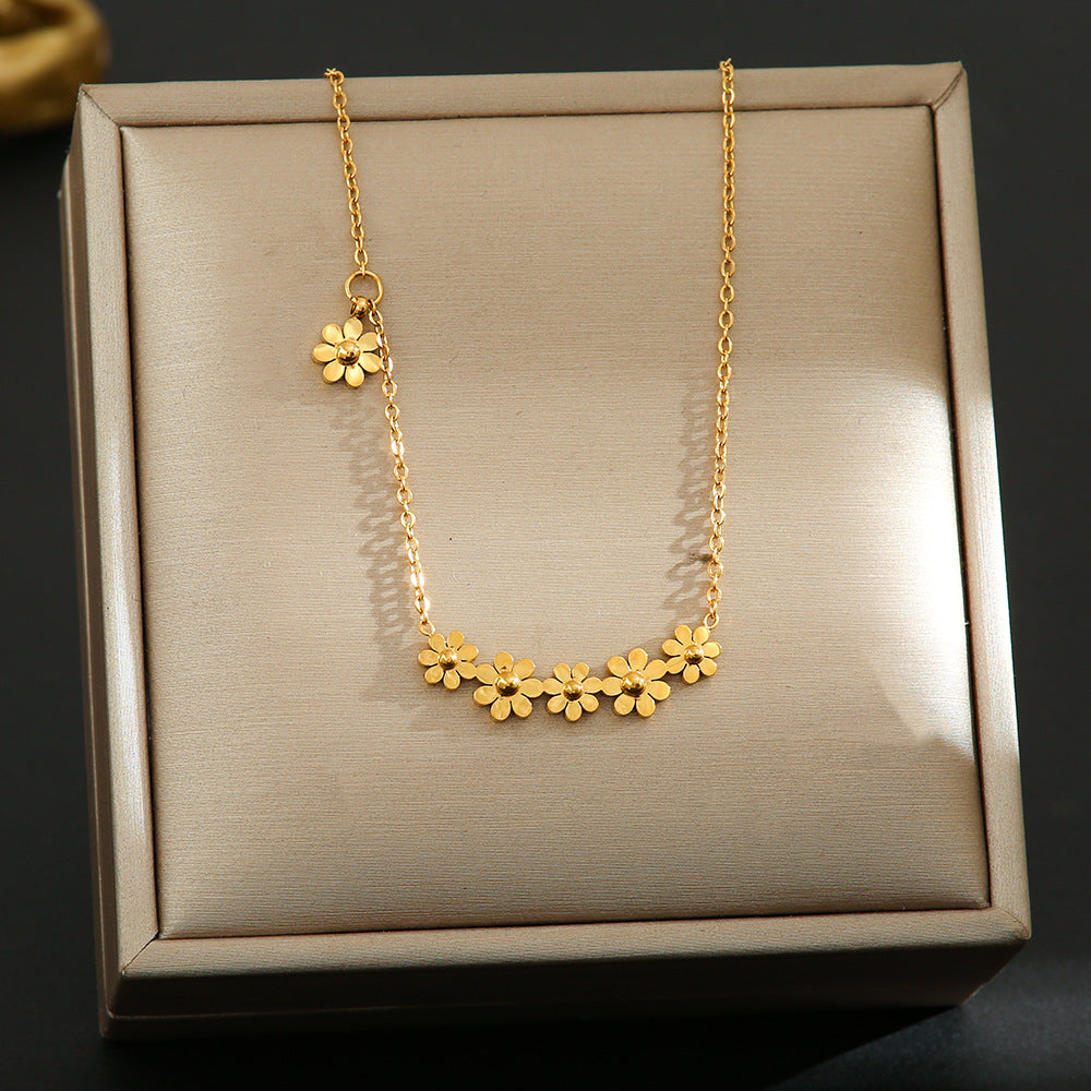 Women's Daisy Titanium Steel Design High-grade Temperament Necklaces