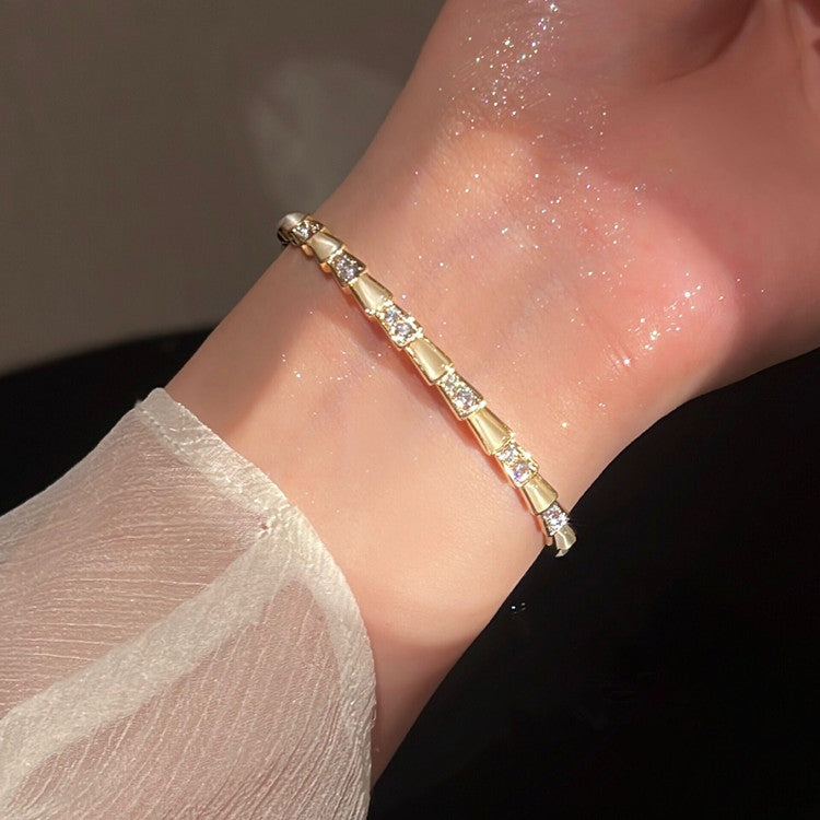 Women's Design High-grade Opal Snake-shaped Open-ended Rhinestone Textured Bracelets