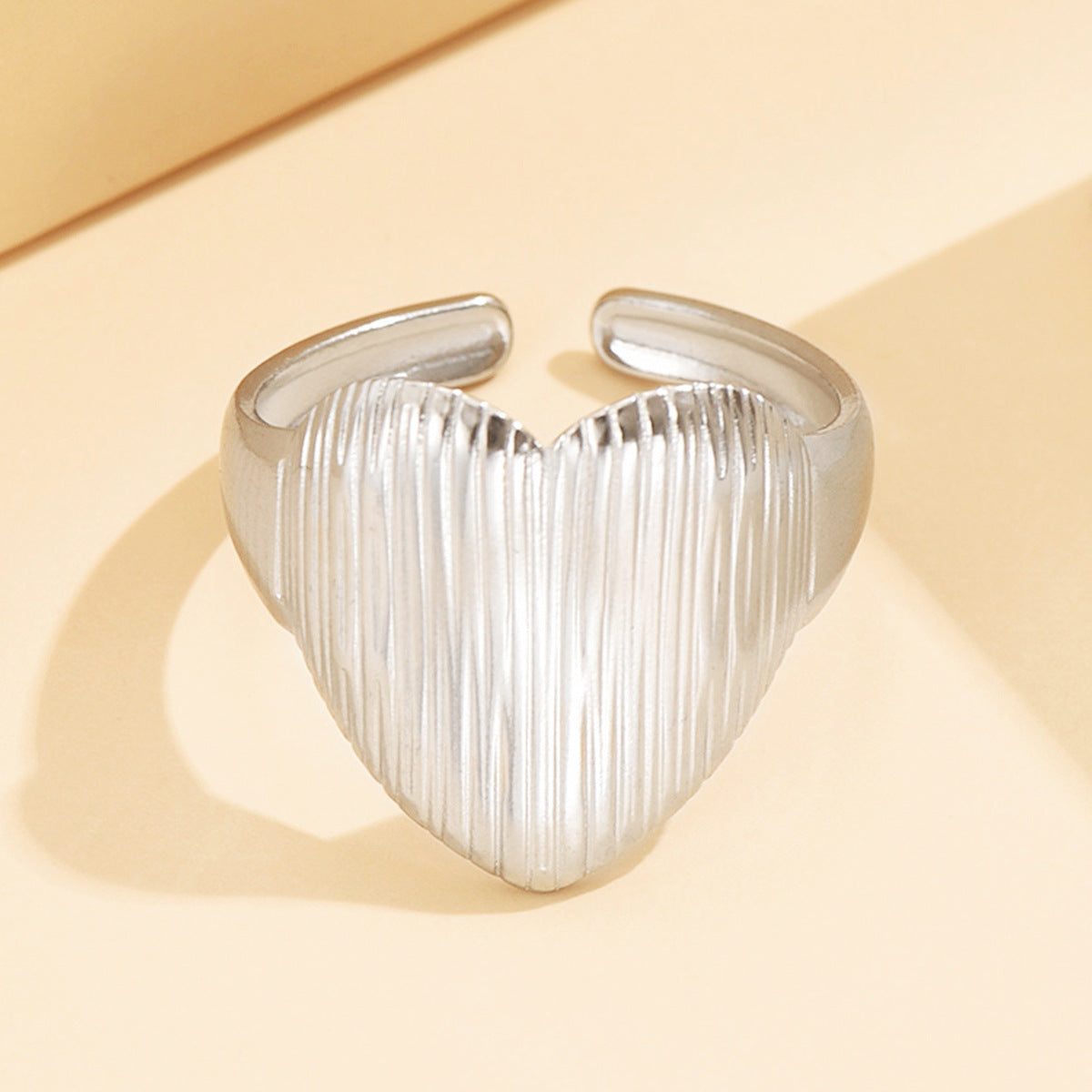 Personality Fashion Geometry Pattern Texture Design Love Heart-shaped Temperament Open Ring