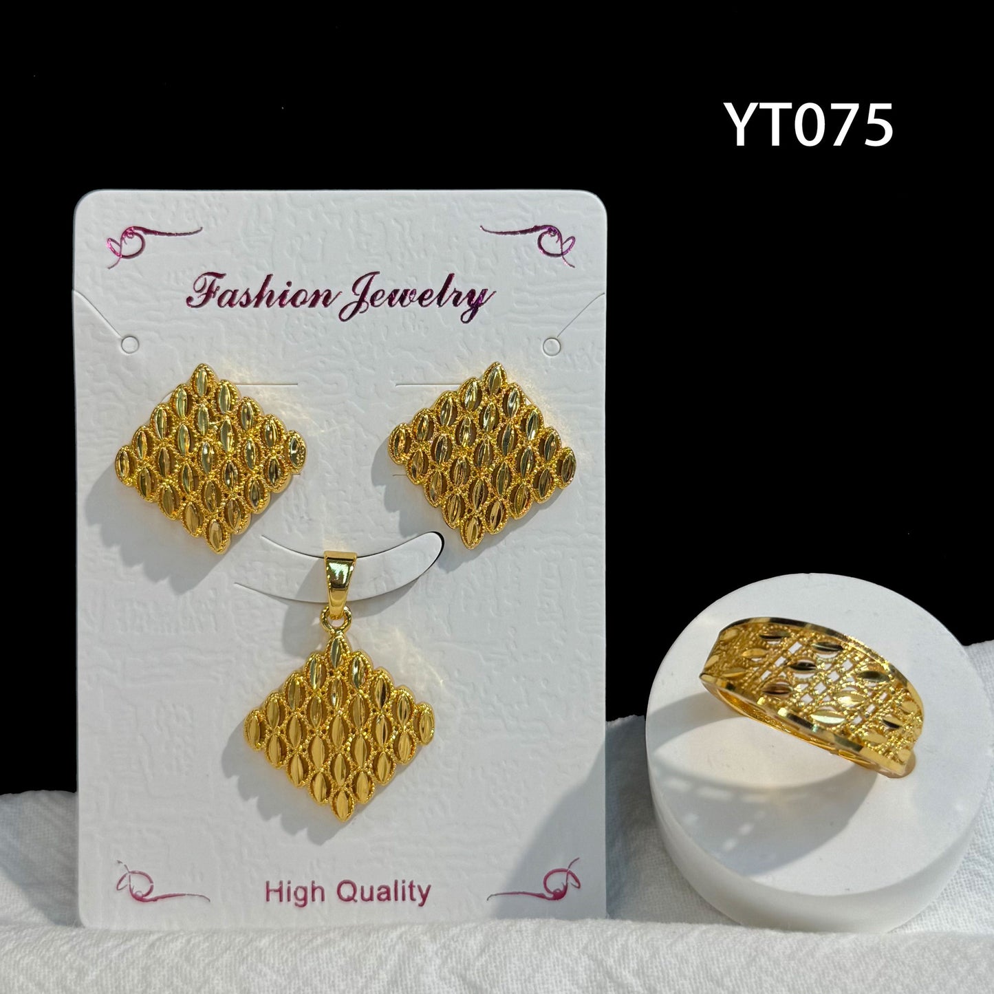 Gilding Hollow Pattern Niche Design Disc Pendants