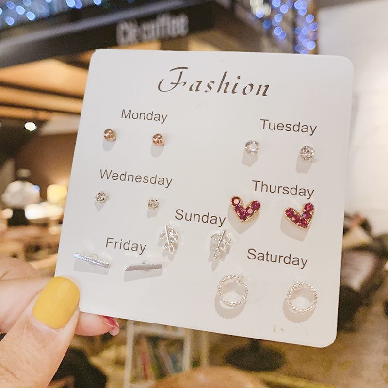 Light Luxury High-grade Female Fashion Retro Stud Earrings