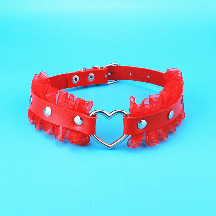 Women's Soft Lace Black Temperament Leather Heart Collar