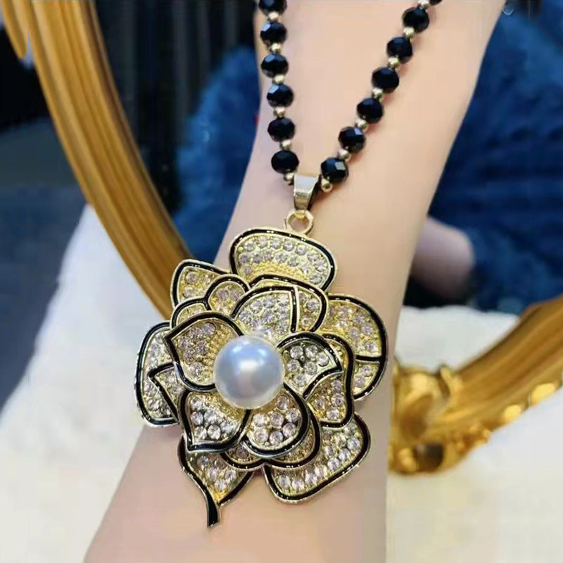 Women's Fashionable Three-dimensional Flower Full Diamond Pearl Necklaces