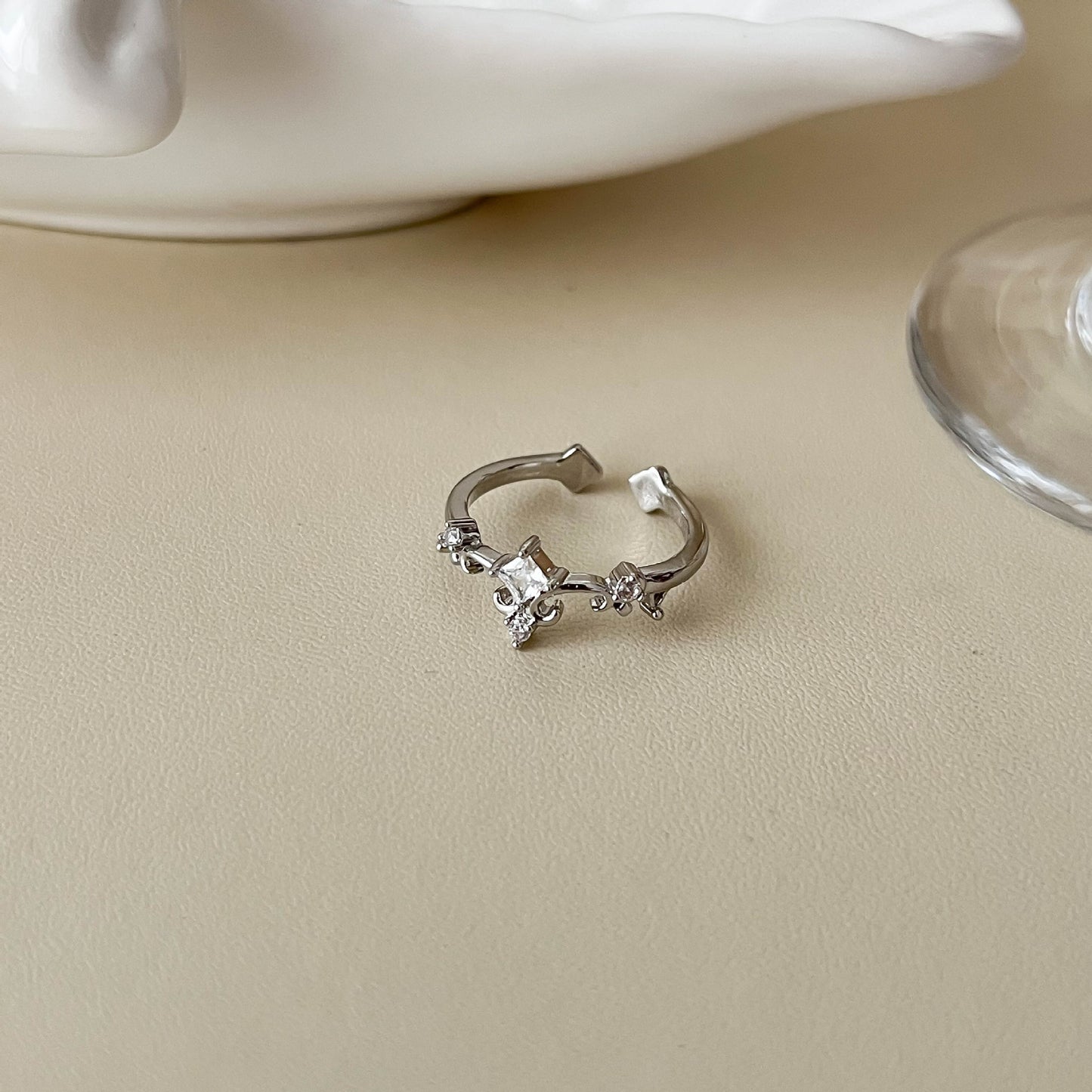 Women's Old Money Style Irregular Cross Hollow Out Open-end Zircon Unique Ring