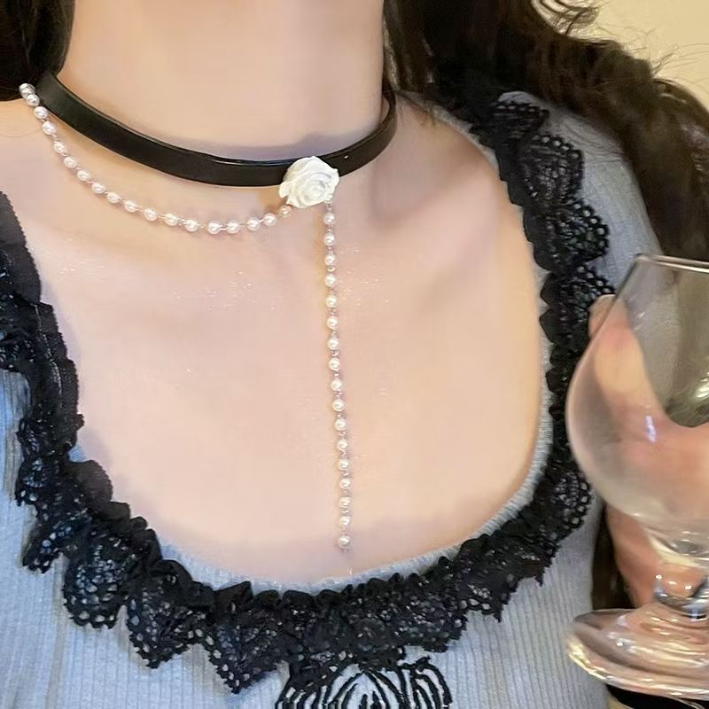 Black Rose Short Niche Senior Neckband Collar
