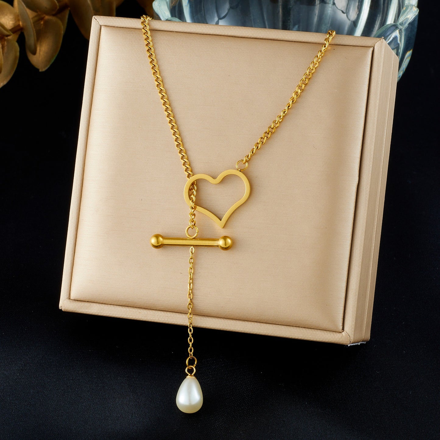 Heart-shaped Geometric Imitation Pearl Heart Buckle Temperament Clavicle Chain Tassel Necklace