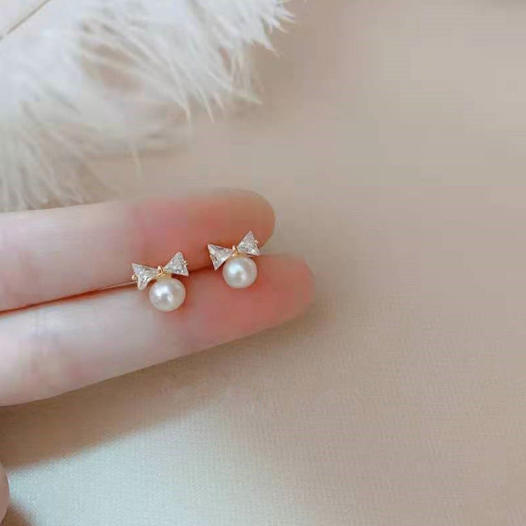 Women's Fashion Bowknot Pearl For Summer Tide Special Interest Stud Earrings