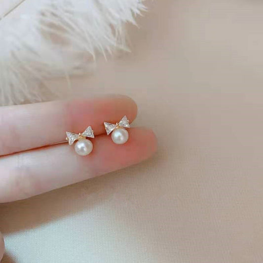 Women's Fashion Bowknot Pearl For Summer Tide Special Interest Stud Earrings