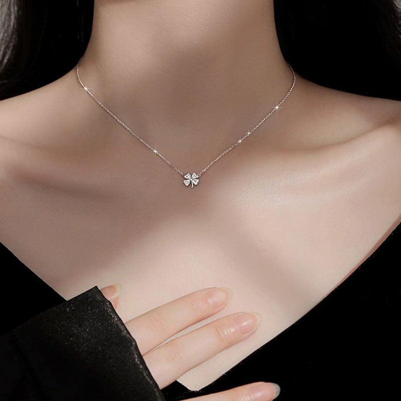 Cold Sier Clover Female Special Interest Necklaces