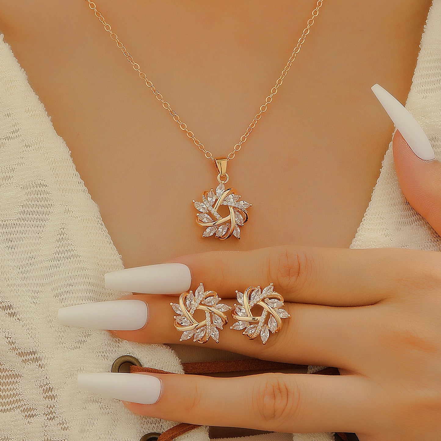 Graceful Full Diamond Alloy Snowflake Ear Valentine's Jewelry Set
