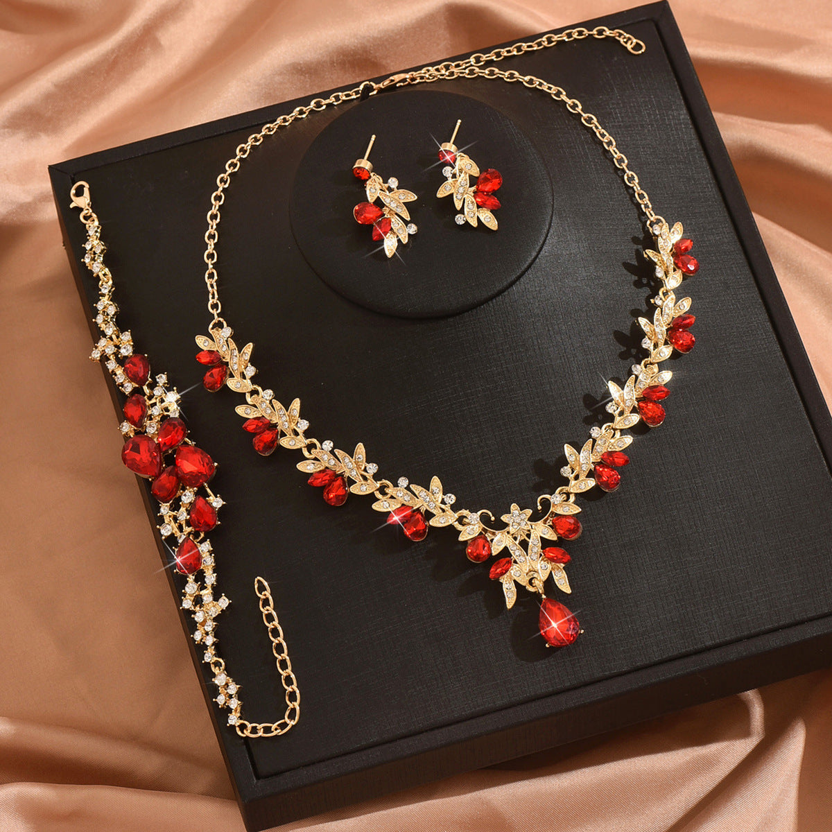 Women's Fresh Water Stringed Pearls Suite Joker Clavicle Chain Jewelry Set