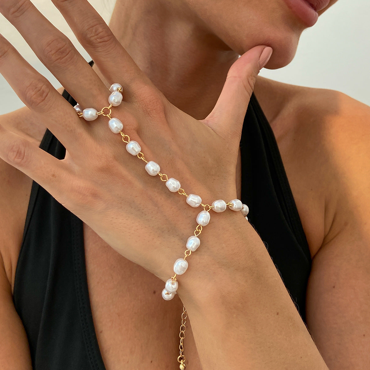 Baroque Imitation Pearl Design Crystal Finger Bracelet