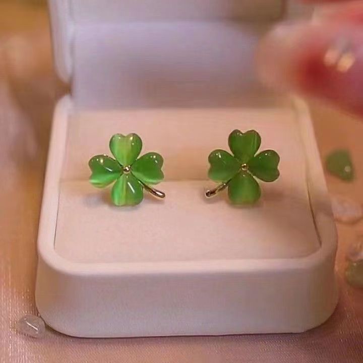 Women's Clover Opal Stone Ear Trendy Niche Design Small Delicate Stud Earrings