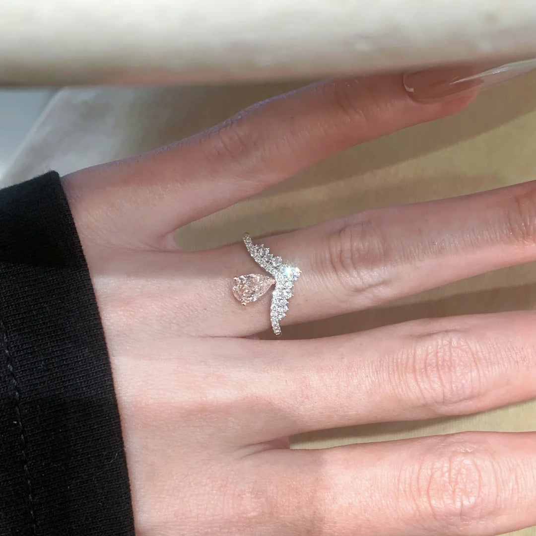 Women's Flower Cut Cube Sugar Wheat Leaf Flashing Light Luxury Drop-shaped Ring