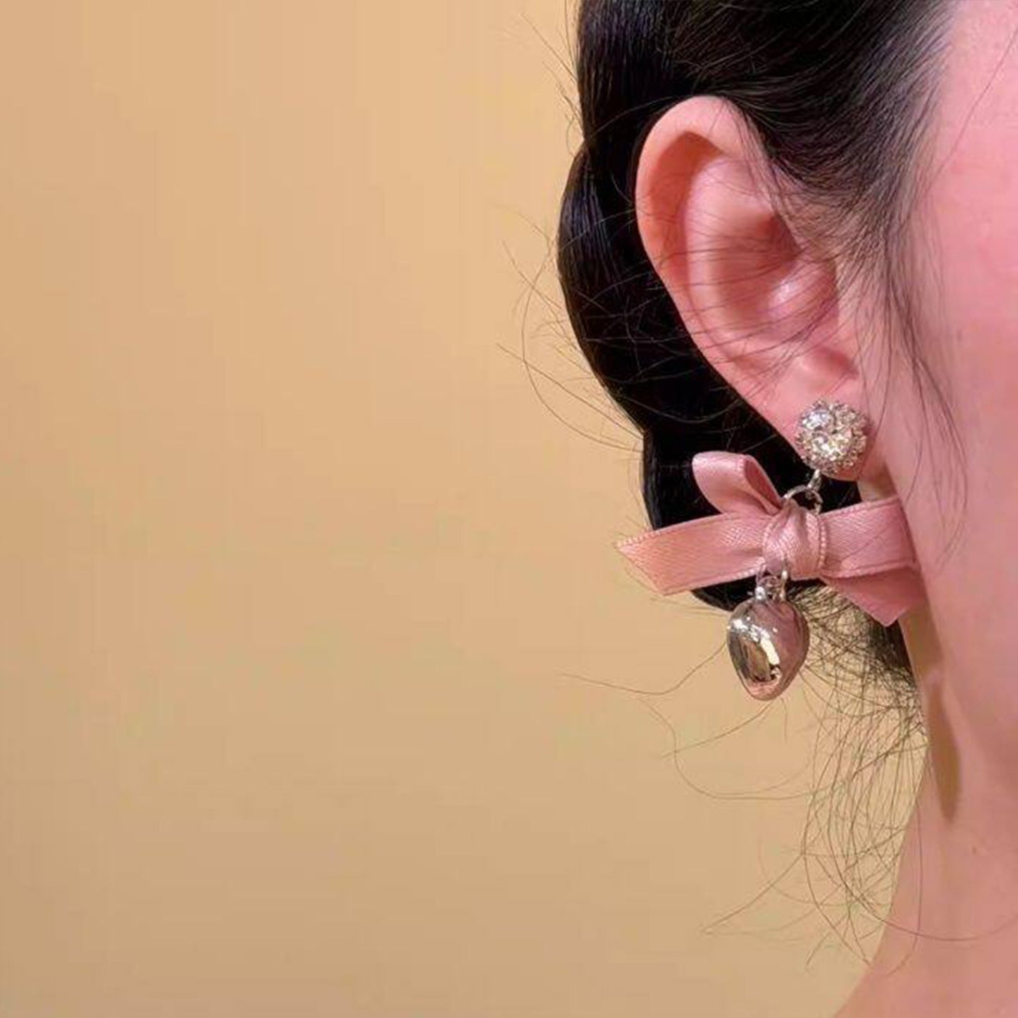 Women's Sweet Pink Bow Unique Light Luxury Sense Minority Stud Earrings