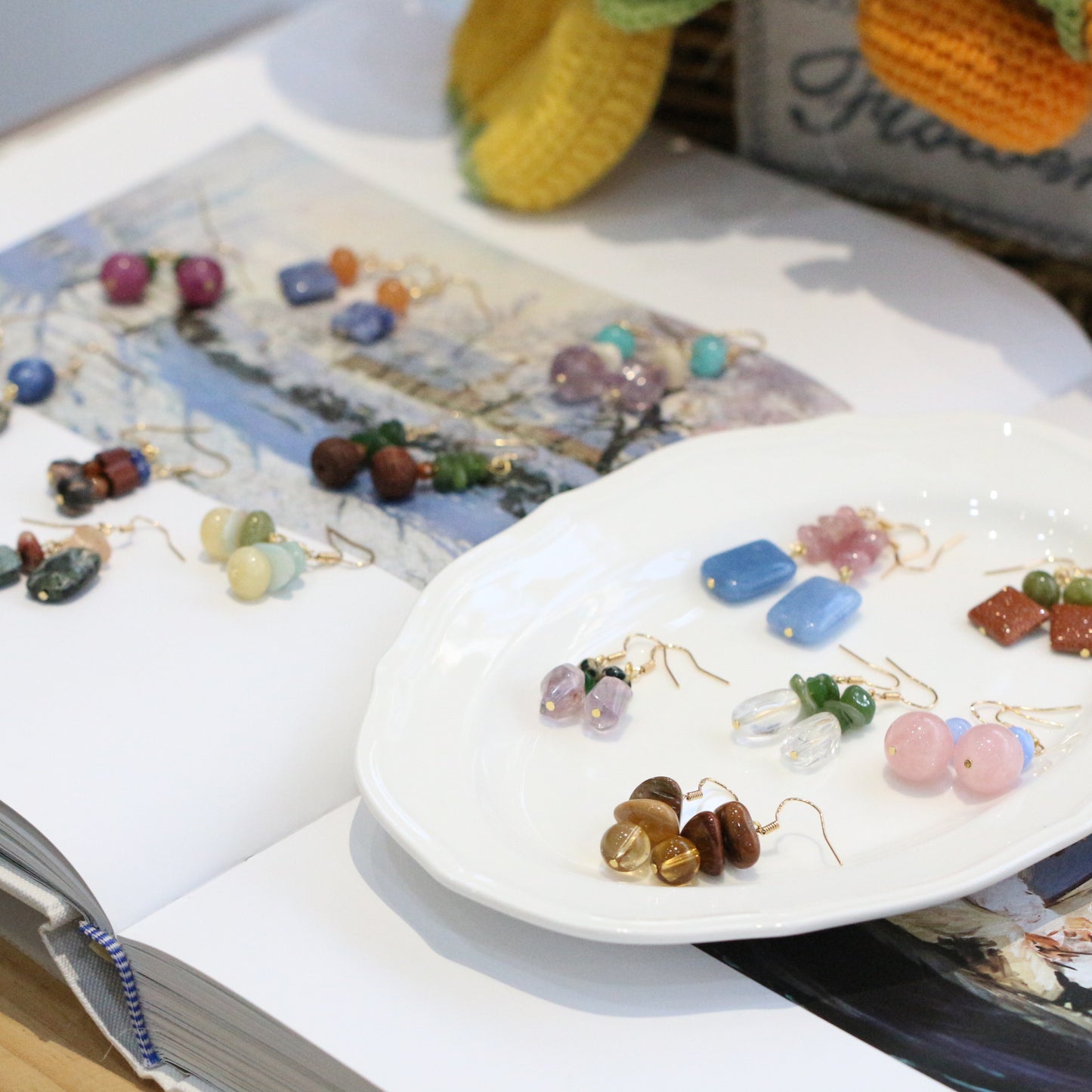 Crystal Simplicity Contrast Color Dopamine Matching Ear Hook