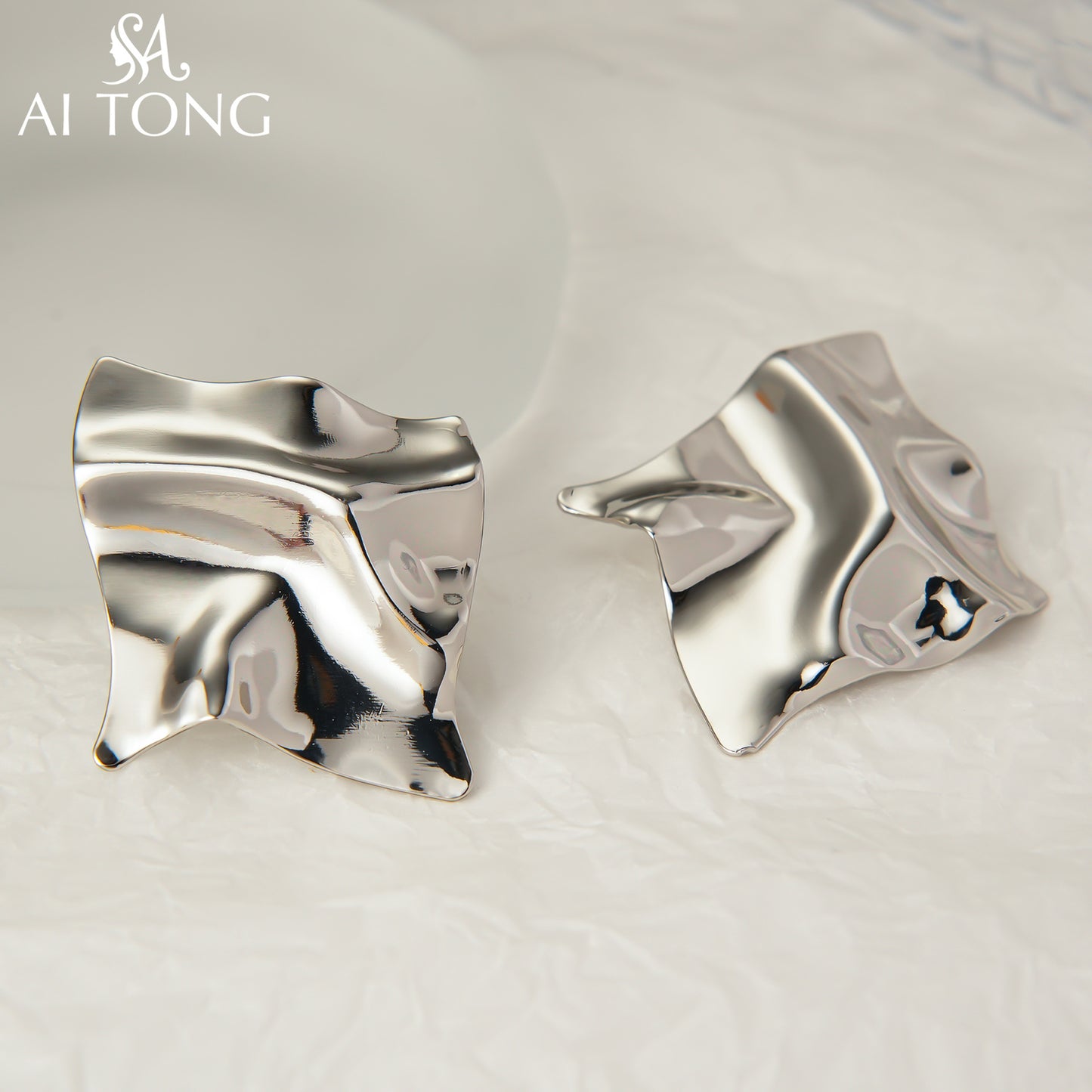 Decoration Design Pleated Light Luxury High-grade Ear Earrings