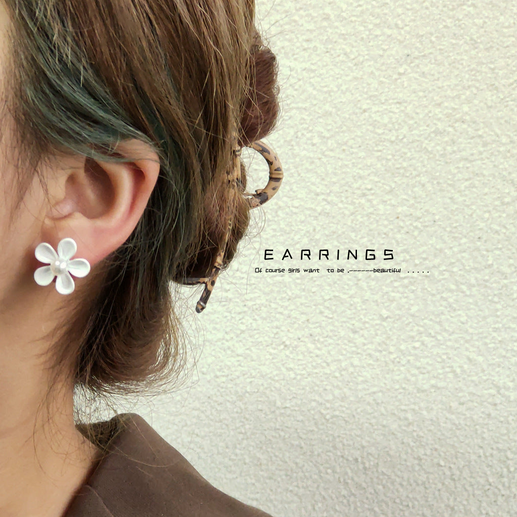 Plated Pin Korean Style Refined Simple Earrings
