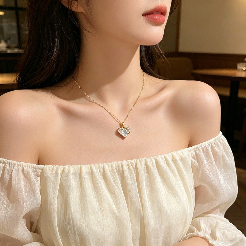Women's Love Titanium Steel Fashion Exquisite Peach Heart Clavicle Chain Special Necklaces