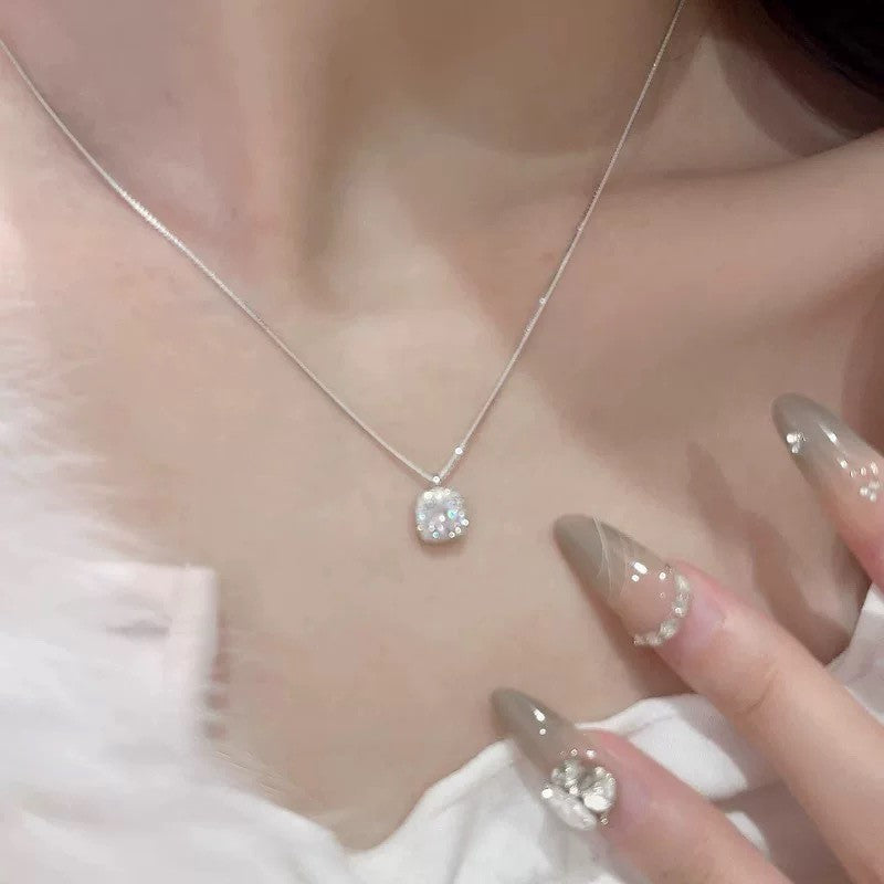 Sier Safety Lock Chinese Style White Necklace