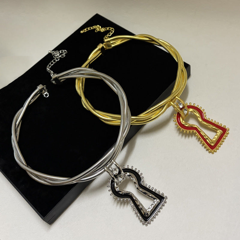 Retro Design Winding Twist Keyhole Choker Fashion Runway Personality High Pendants