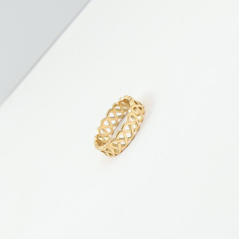 Heart-to-heart Hollow Titanium Steel Gold Plating Bracelet