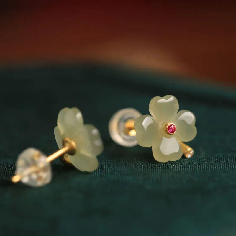 Women's Elegant Green Grass High-grade Flower Ancient Style Light Luxury Birthday Stud Earrings