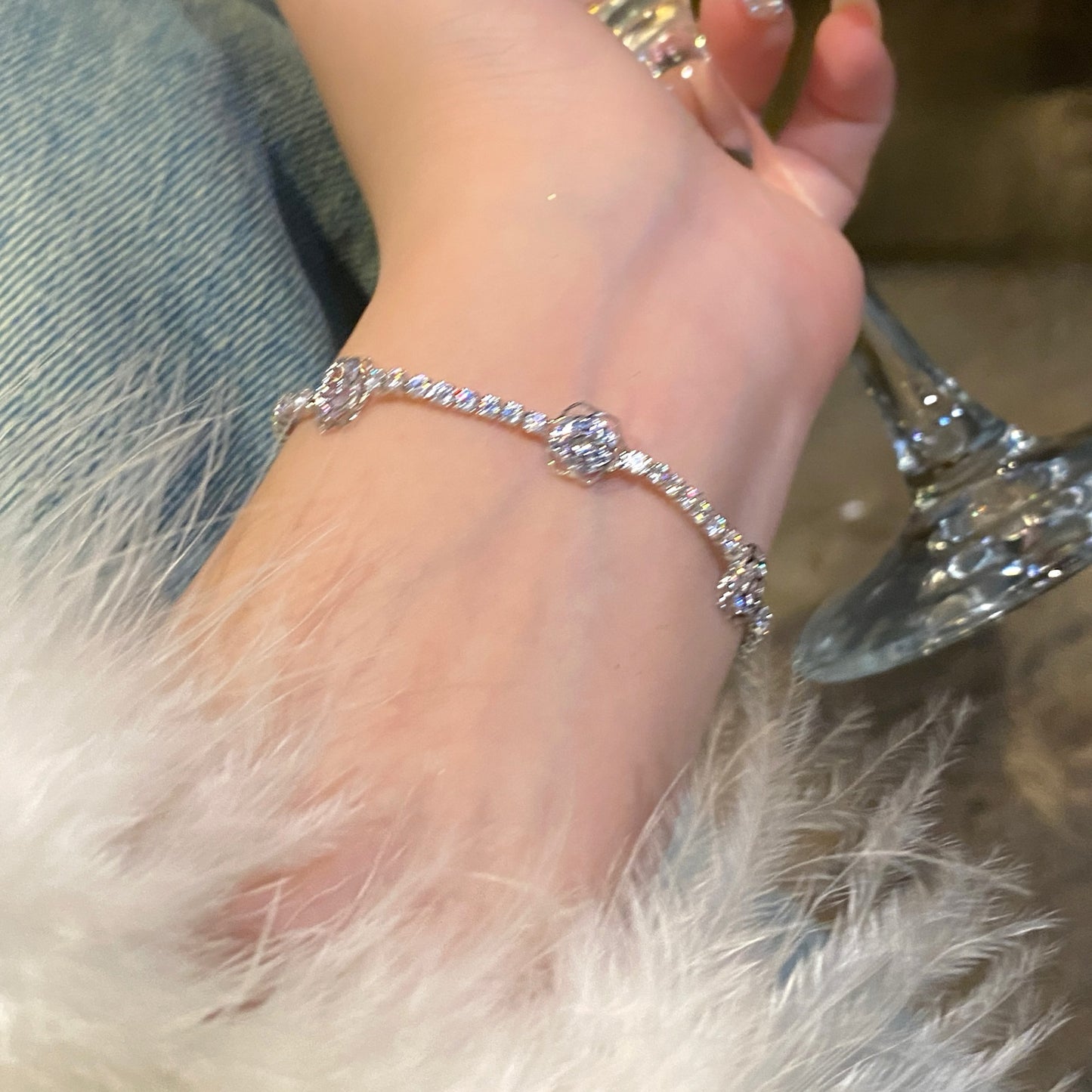 Women's French Style Refined Zircon Flower High-grade Light Luxury Niche Personality Bracelet