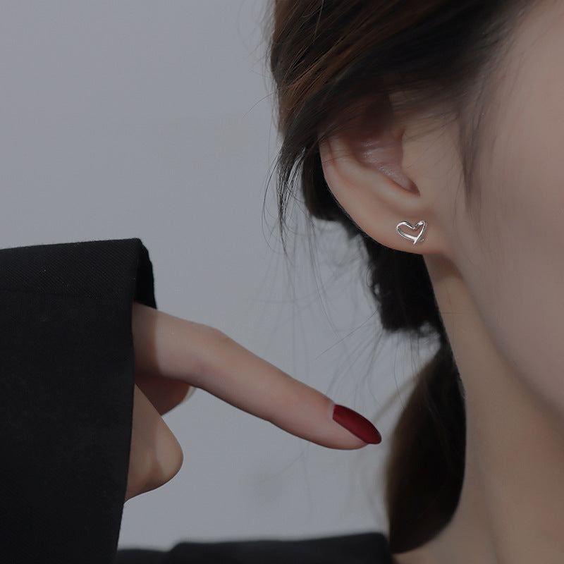 Women's Mini Hollow Love Heart Simple Sweet Niche Casual Style Earrings