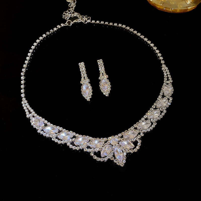 Diamond Geometric Suite Light Luxury Clavicle Jewelry Set