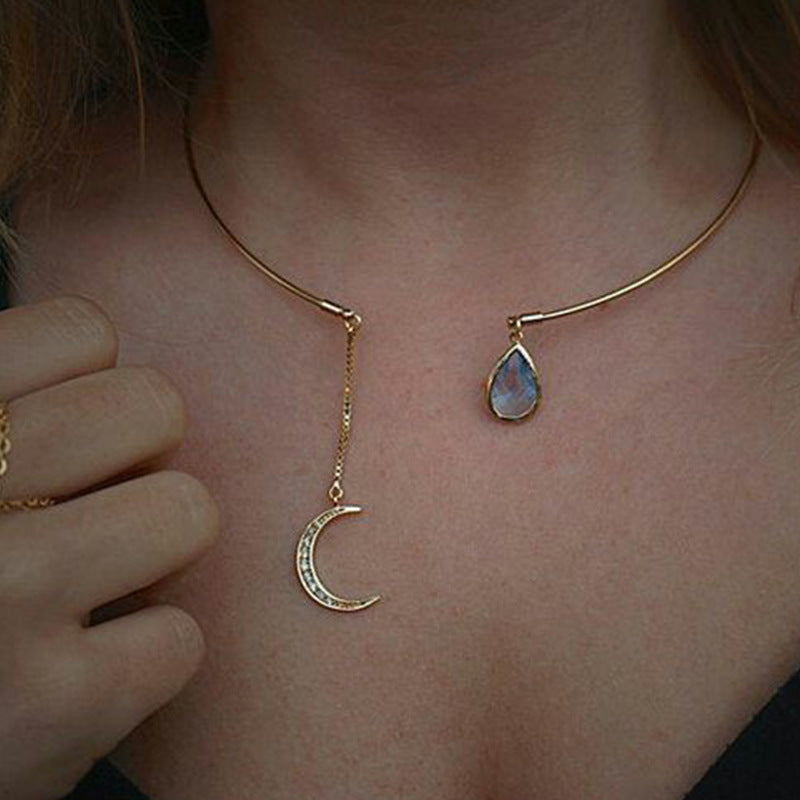 Women's Fashion Simple Elegant Diamond Moon Shape Necklaces