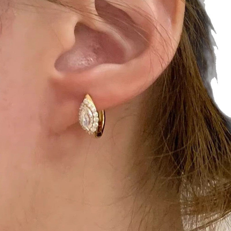 Eye Diamond Surround Ear Clip Exquisite Frosty Earrings