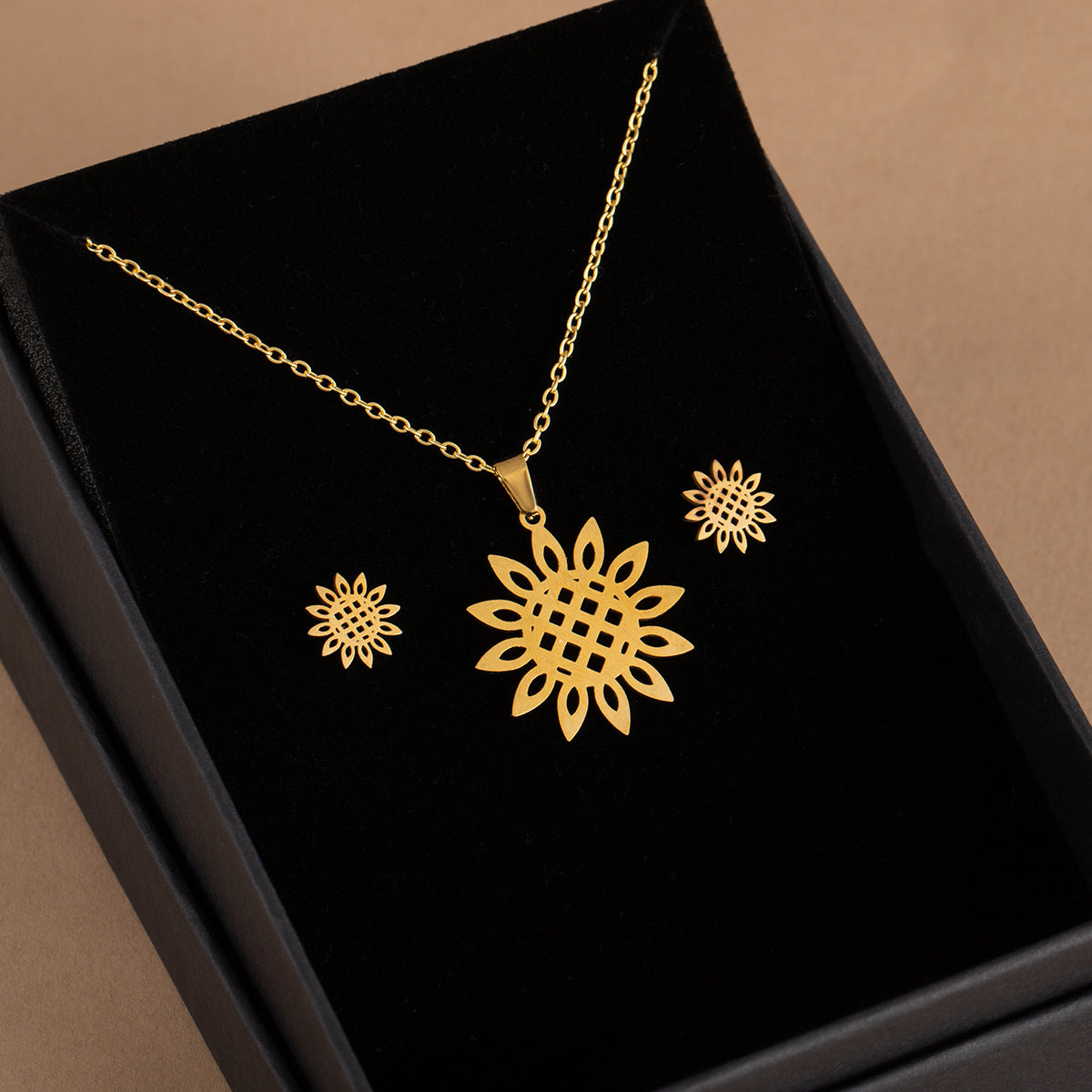 Stainless Steel Design Fashion Suit Metal Style Geometric Heart Necklaces