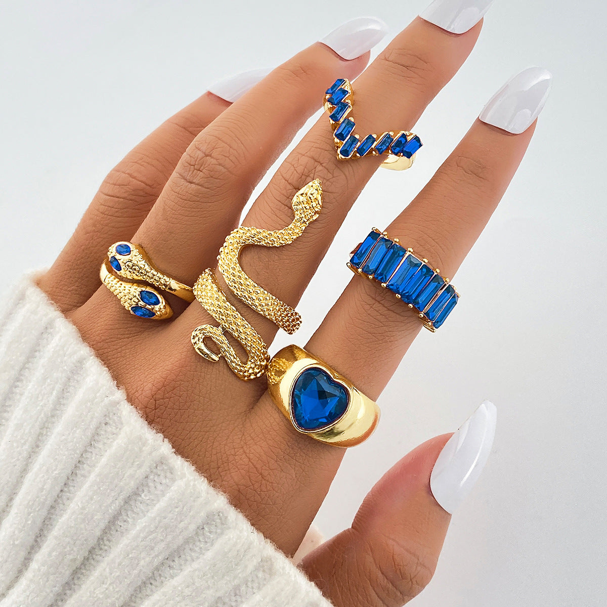 Women's Popular Snake-shaped Love Imitation Emerald For Bracelet