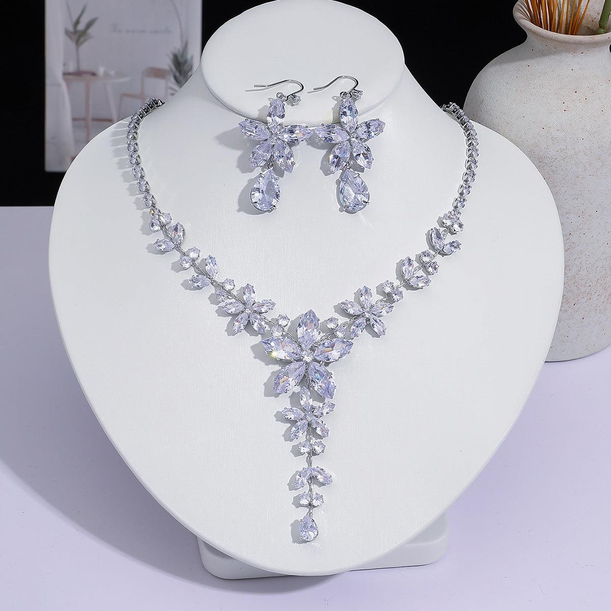 Full Diamond Drop-shaped Temperament The Dinner Party Jewelry Set
