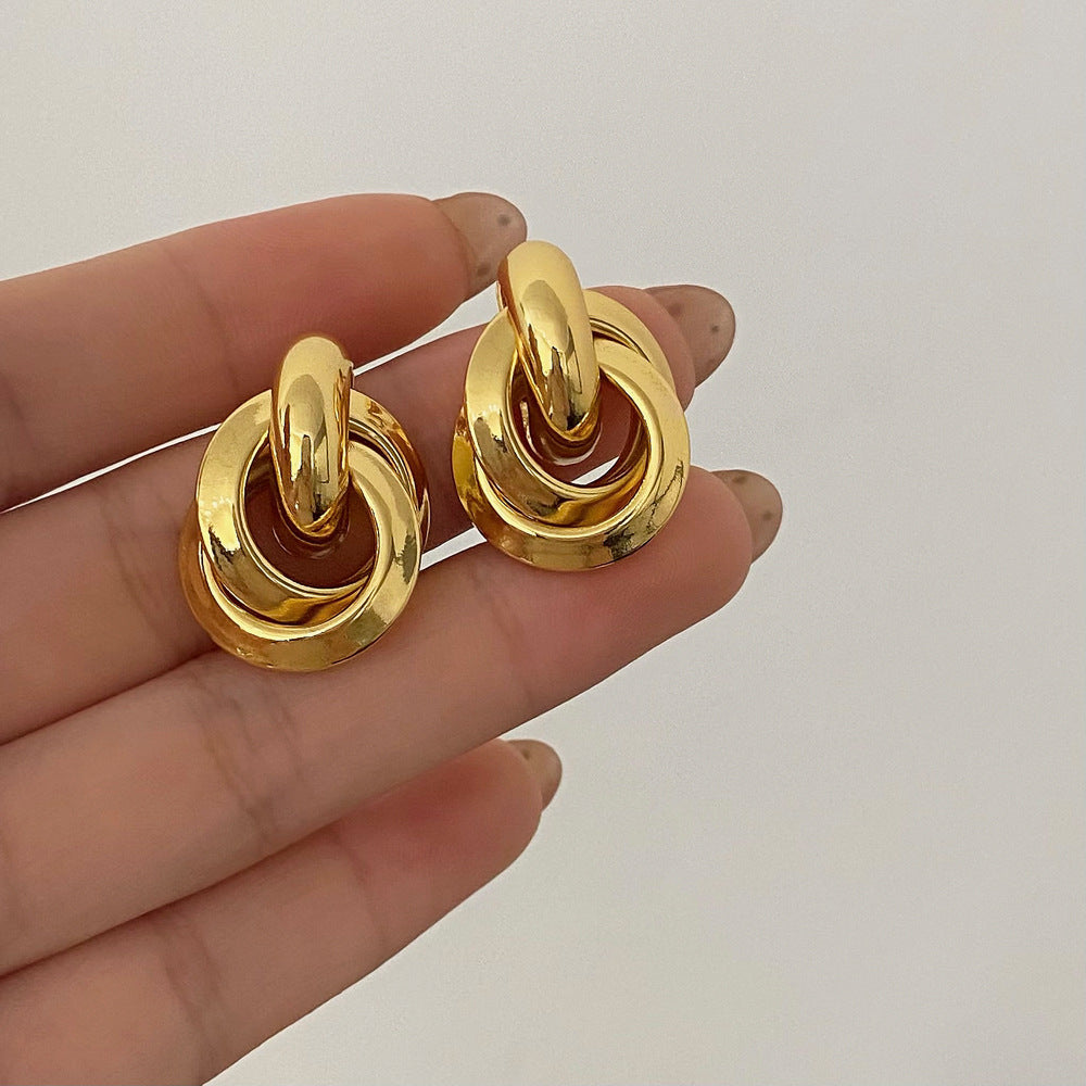 Metal Beautiful Circle Female Cold Wind Tassel Earrings