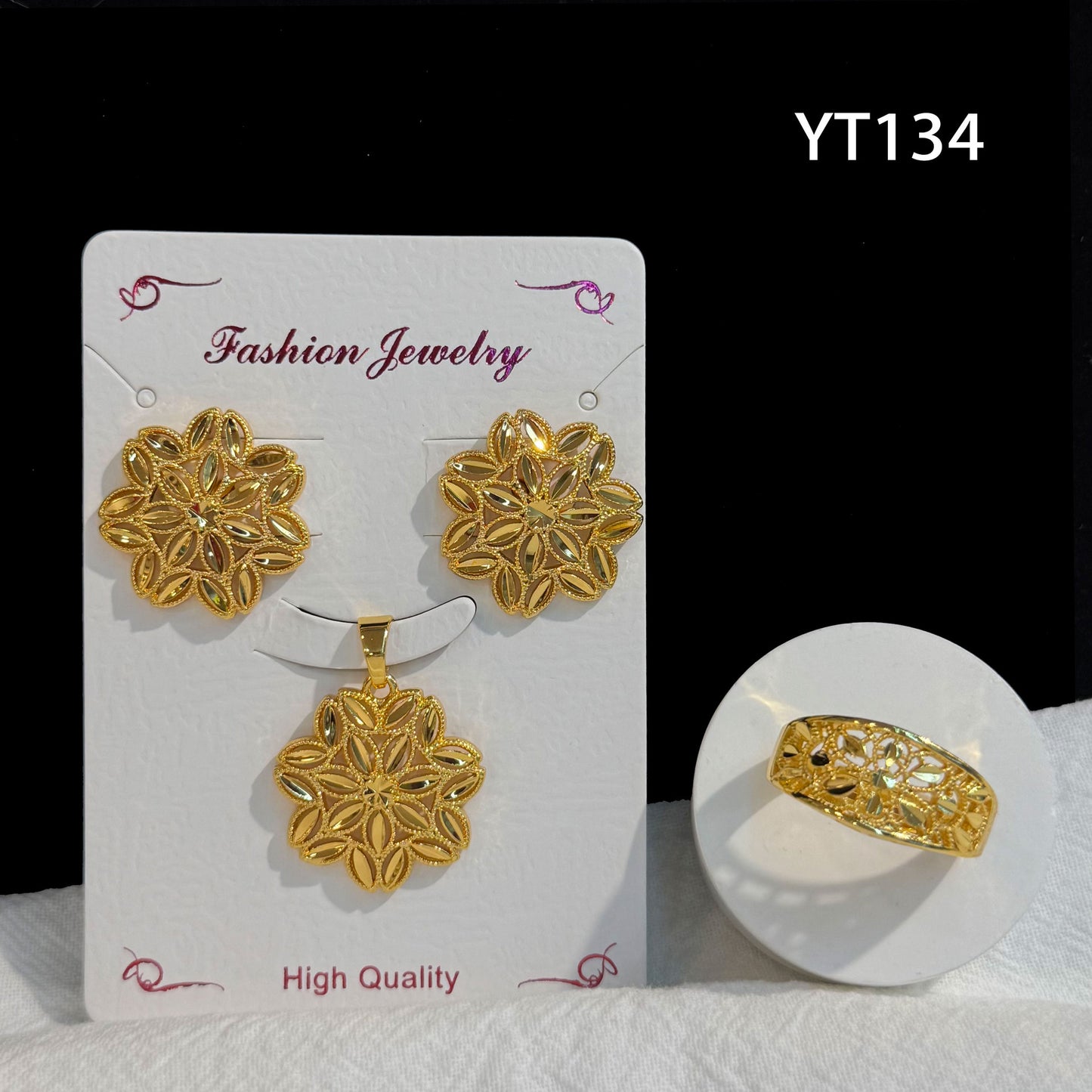 Gilding Hollow Pattern Niche Design Disc Pendants