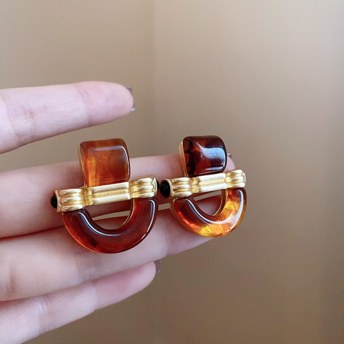 Women's Needle Geometric Irregular Resin Fashionable Retro Earrings