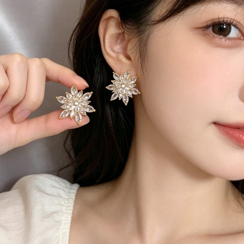 Women's Diamond For Chic Elegant Fresh Sweet Stud Earrings