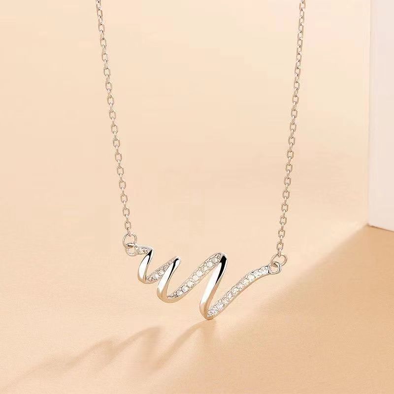 Women's Simple Affordable Luxury Fashion High-grade Design Ribbon Clavicle Necklace