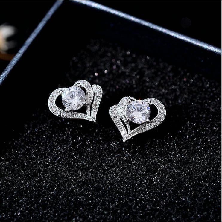 Women's Fashion Sier Needle Heart-shaped Gold Simple Elegant Earrings